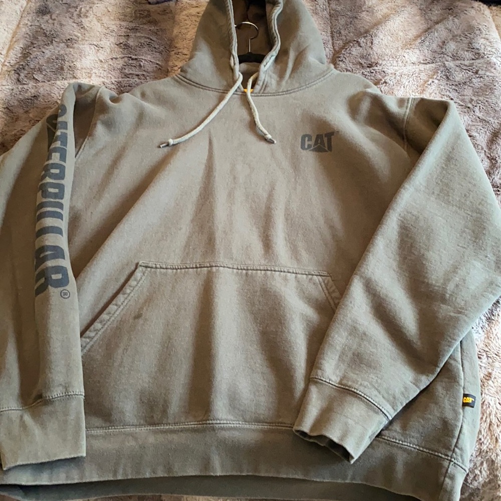 Caterpillar heavy water resistant sweatshirt.